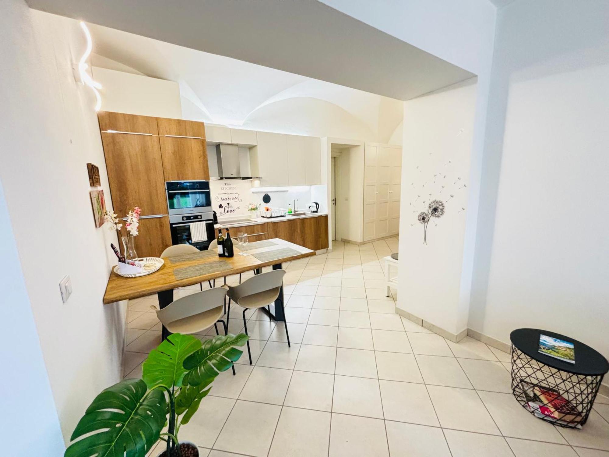Lago Villa Zen - Apartment With Jacuzzi, Panoramic Views 莱诺 外观 照片